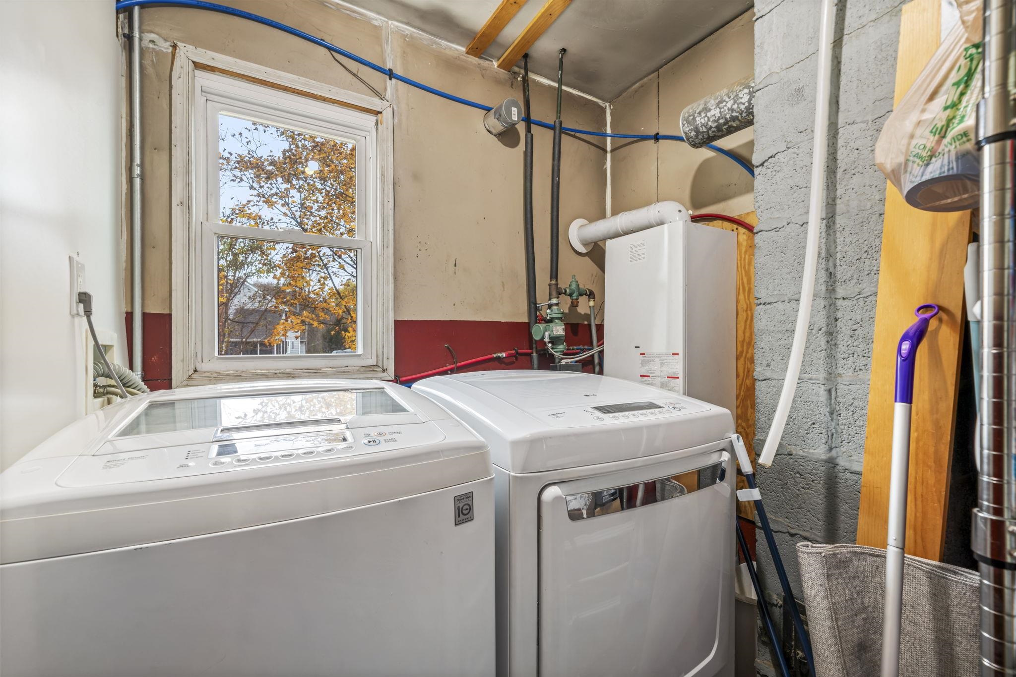 95 Medford Street Manchester, NH 03109 - Photo 22 of 34