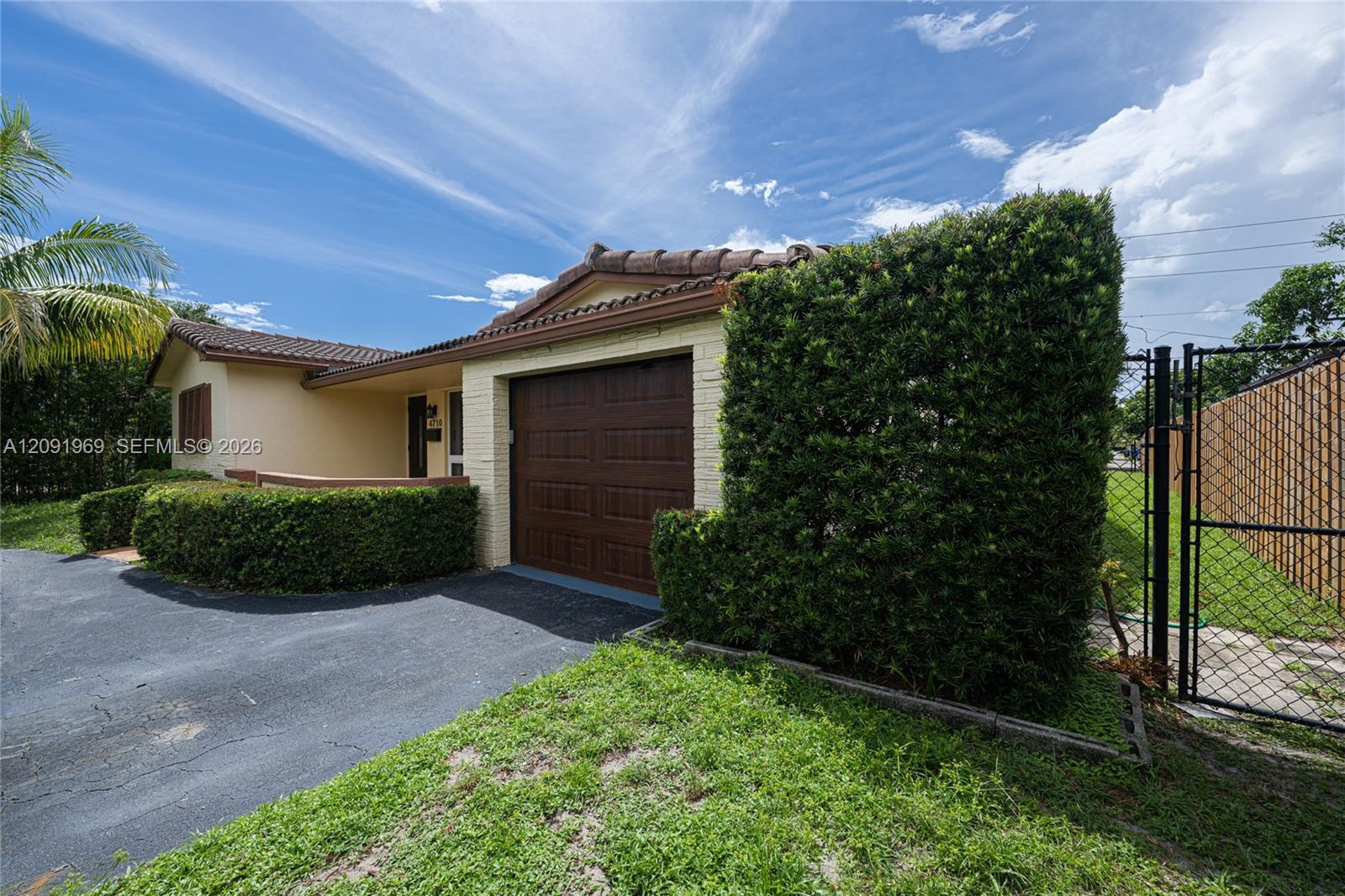 4710 West Park Road Hollywood, FL 33021 - Photo 49 of 56 1 Car Garage