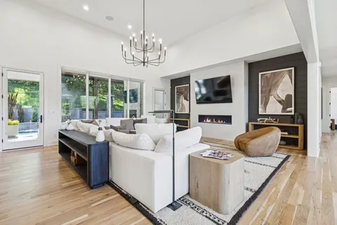 $5,500,000 | 1323 Harding Place, Nashville, TN 37215