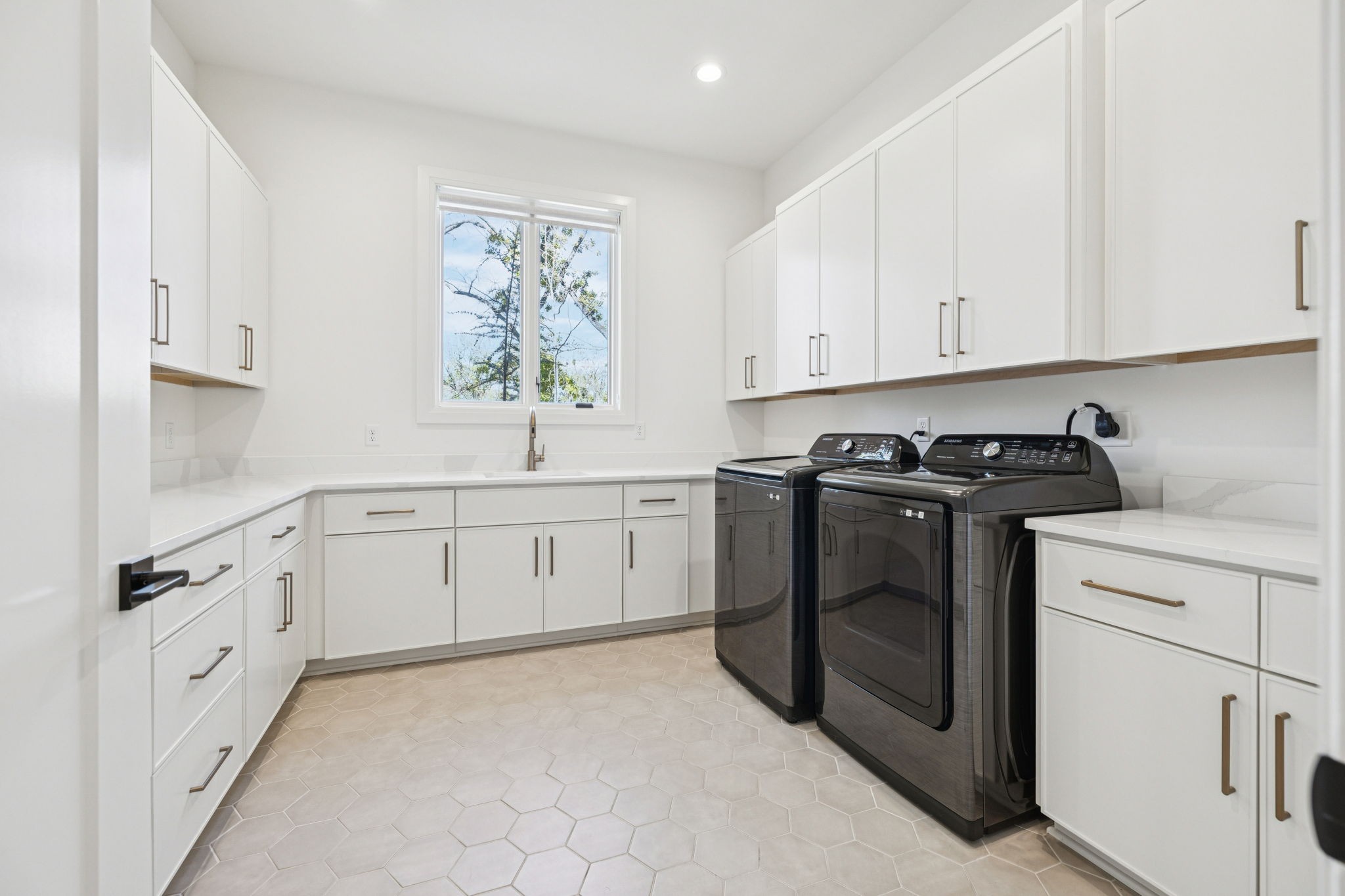 1323 Harding Place Nashville, TN 37215 - Photo 42 of 95