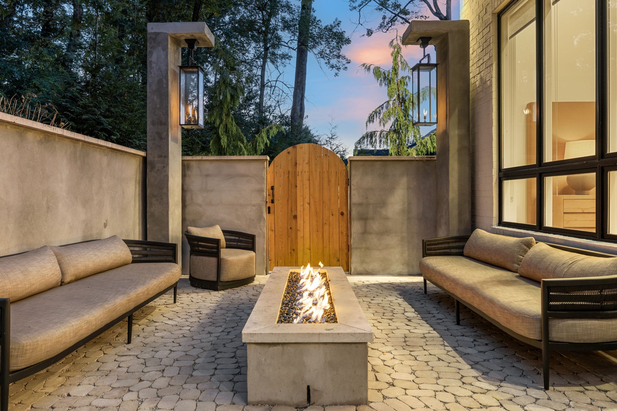 1323 Harding Place Nashville, TN 37215 - Photo 83 of 95 a outdoor living space with furniture and a potted plant