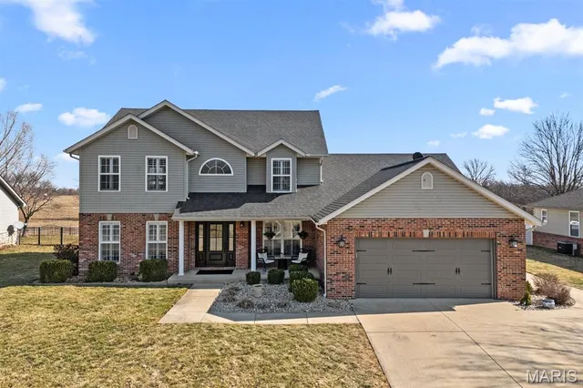 $475,000 | 112 Liederkranz Lane, Millstadt, IL 62260
