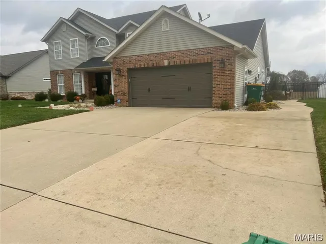 $475,000 | 112 Liederkranz Lane, Millstadt, IL 62260