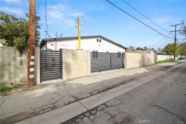 $1,500,000 | 7842 Lasaine Avenue, Northridge, CA 91325