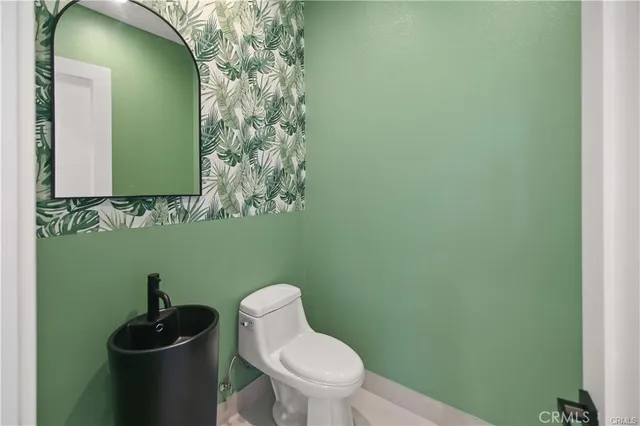 $1,500,000 | 7842 Lasaine Avenue, Northridge, CA 91325