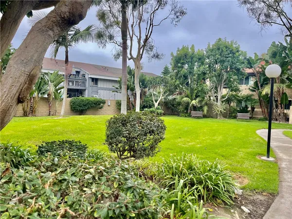 $2,700 | 16973 Bluewater Lane, Unit 71, Huntington Beach, CA 92649