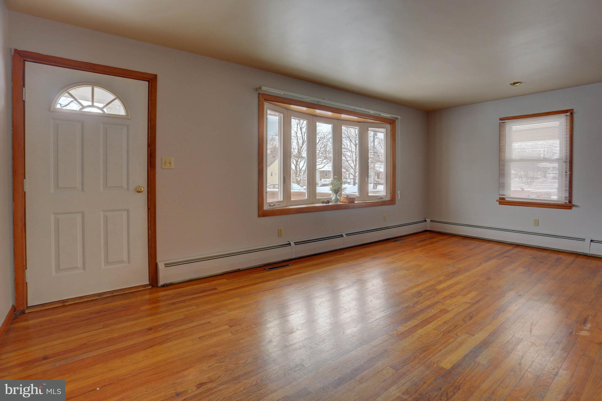 224 Colebrook Road Elizabethtown, PA 17022 - Photo 2 of 27 Gallery Image 2