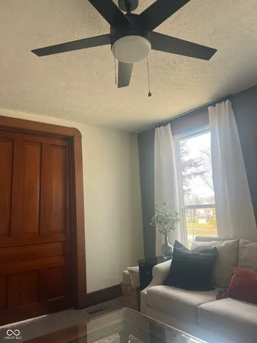 $299,900 | 225 North Center Street, Plainfield, IN 46168