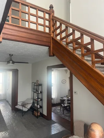 $299,900 | 225 North Center Street, Plainfield, IN 46168