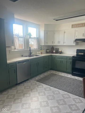 $299,900 | 225 North Center Street, Plainfield, IN 46168