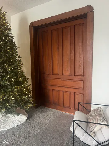 $299,900 | 225 North Center Street, Plainfield, IN 46168