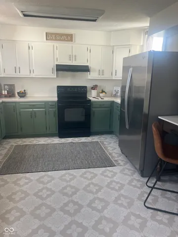 $299,900 | 225 North Center Street, Plainfield, IN 46168