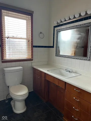 $299,900 | 225 North Center Street, Plainfield, IN 46168