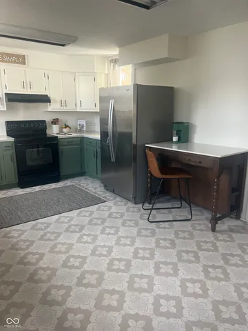 $299,900 | 225 North Center Street, Plainfield, IN 46168