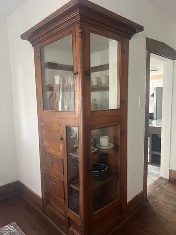 $299,900 | 225 North Center Street, Plainfield, IN 46168