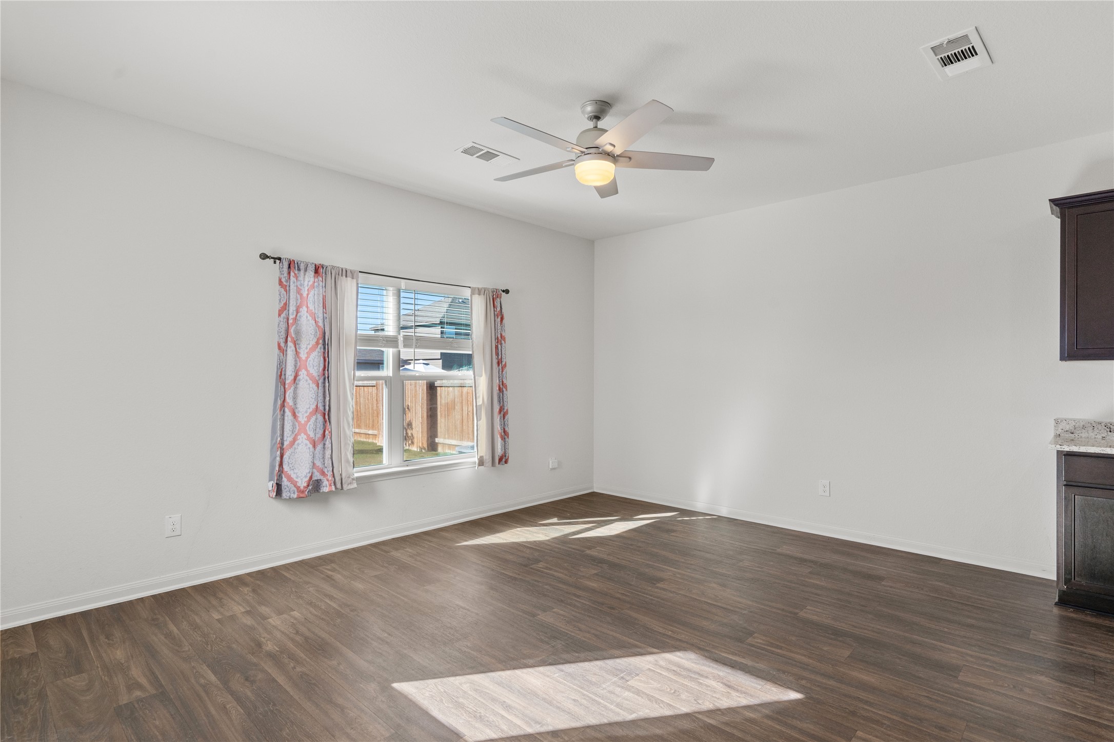 14405 Boomtown Way Elgin, TX 78621 - Photo 6 of 19