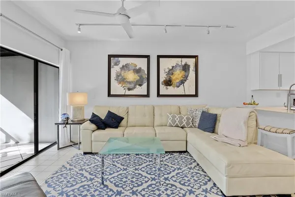 $5,500 | 3308 Europa Drive, Unit 30, Naples, FL 34105