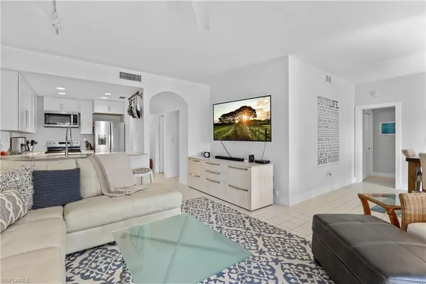 $5,500 | 3308 Europa Drive, Unit 30, Naples, FL 34105