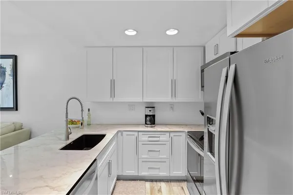 $5,500 | 3308 Europa Drive, Unit 30, Naples, FL 34105