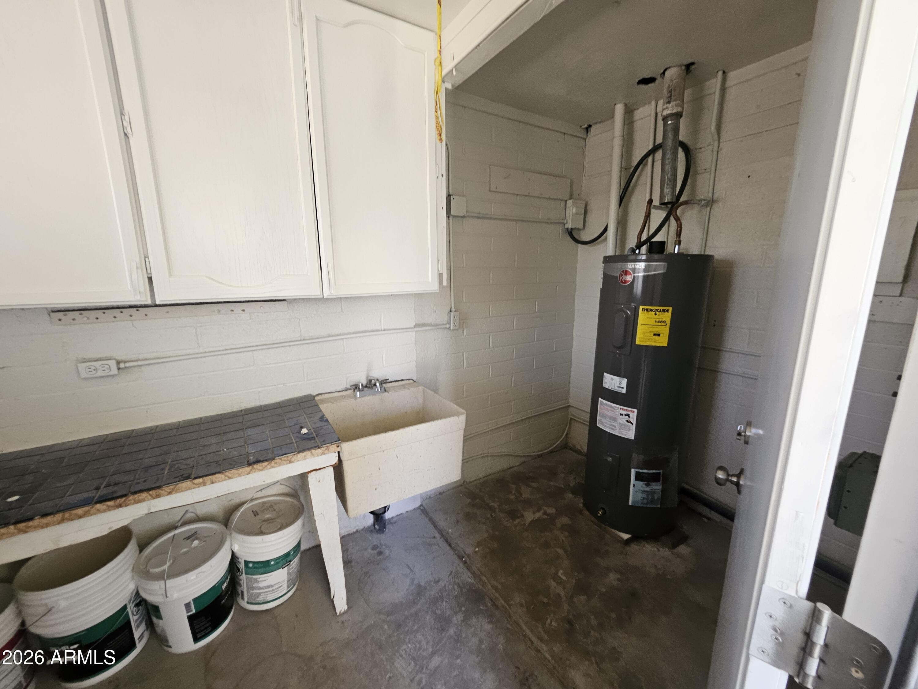 524 West 3rd Place Mesa, AZ 85201 - Photo 21 of 23 a utility room with dryer and washer