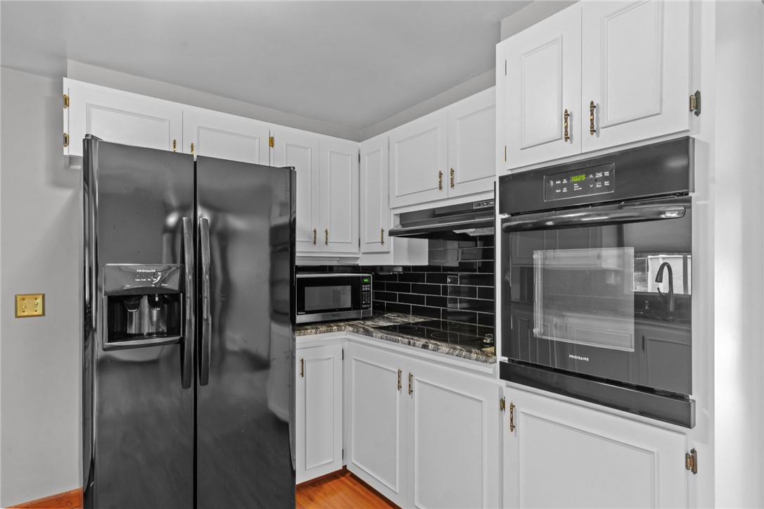 11 Red Robin Road Cranston, RI 02920 - Photo 12 of 34