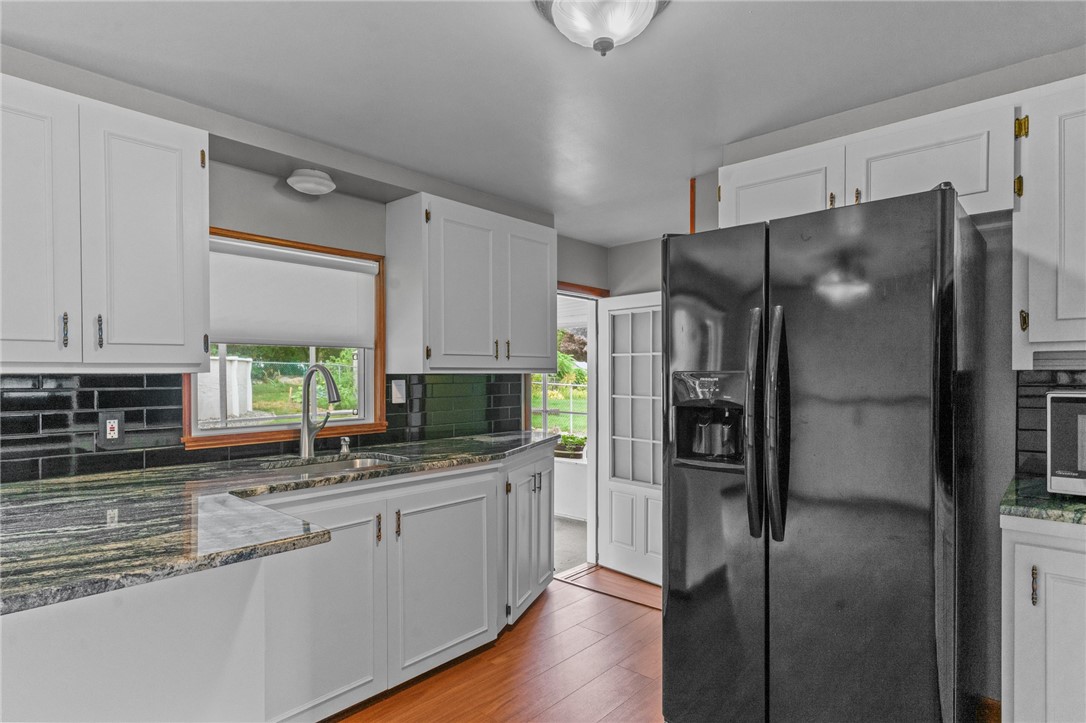 11 Red Robin Road Cranston, RI 02920 - Photo 13 of 34