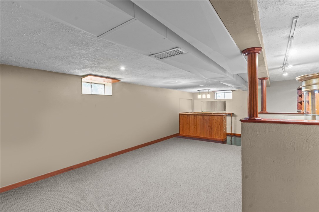 11 Red Robin Road Cranston, RI 02920 - Photo 23 of 34