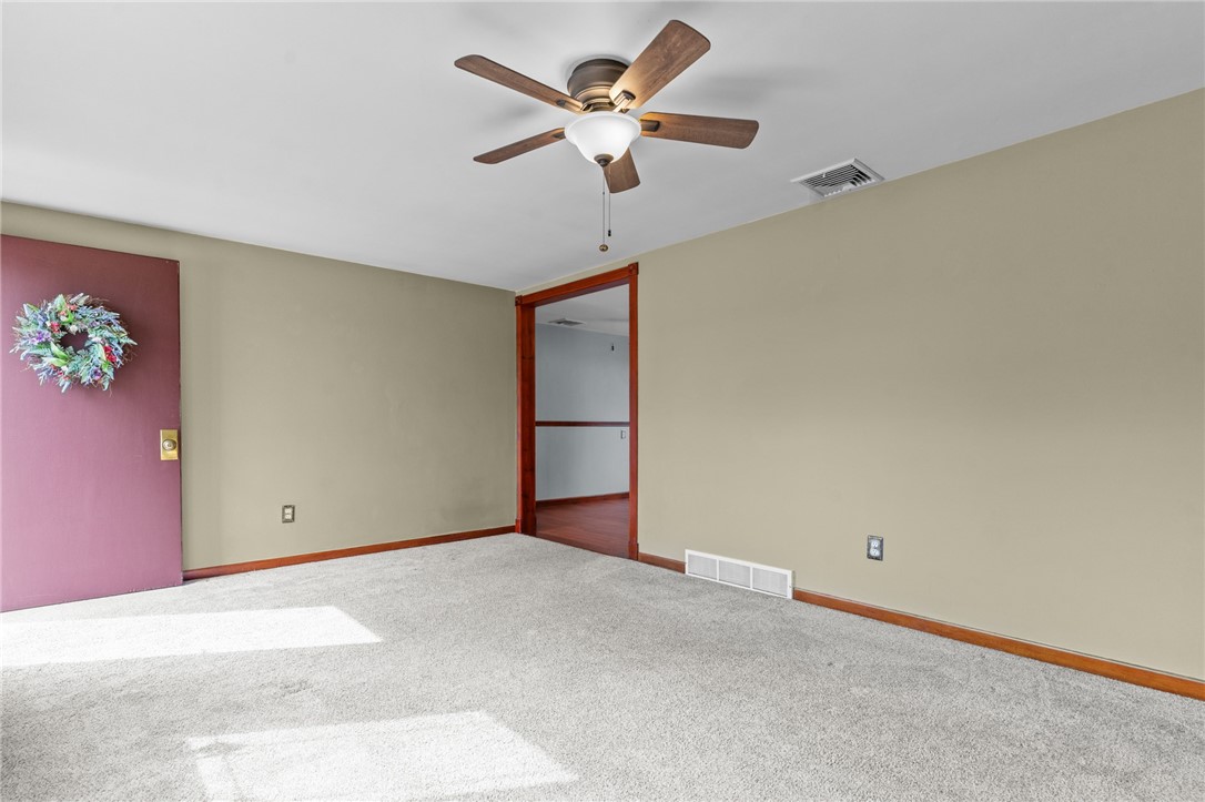 11 Red Robin Road Cranston, RI 02920 - Photo 6 of 34