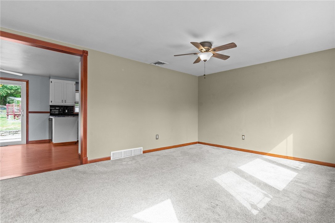 11 Red Robin Road Cranston, RI 02920 - Photo 8 of 34