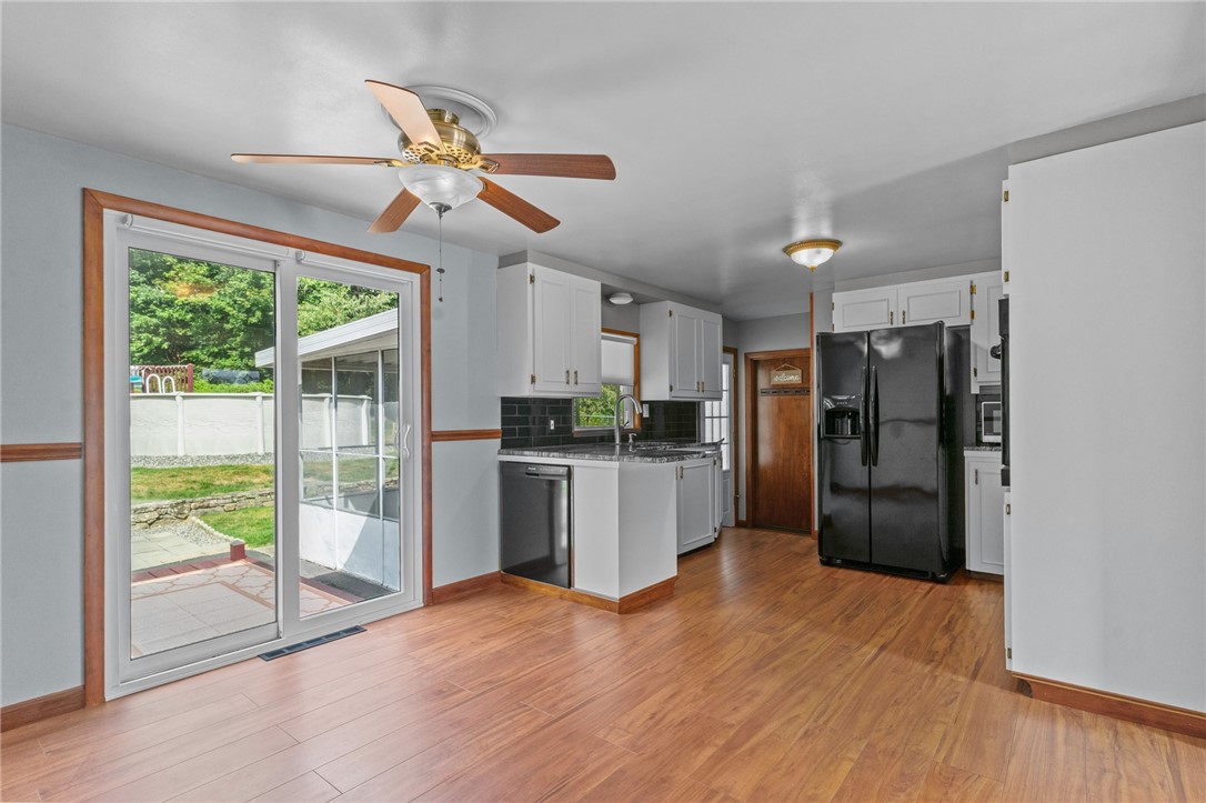 11 Red Robin Road Cranston, RI 02920 - Photo 10 of 34