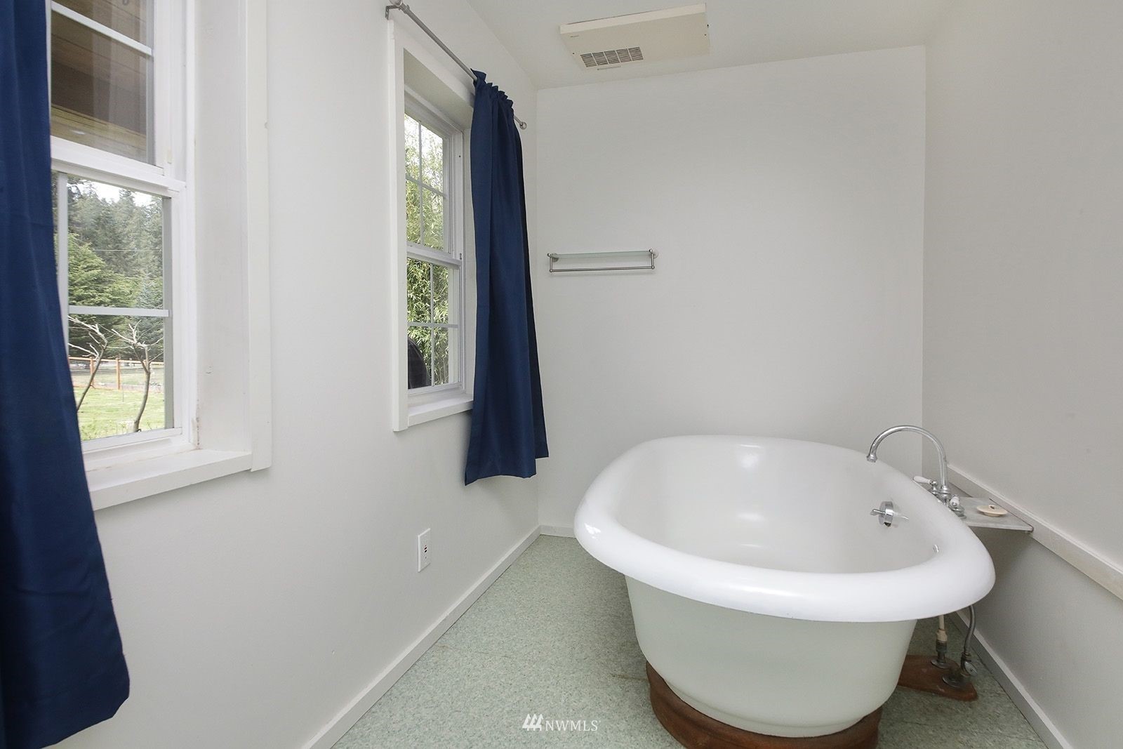 5075 Langley Road Langley, WA 98260 - Photo 15 of 40 Gallery Image 15
