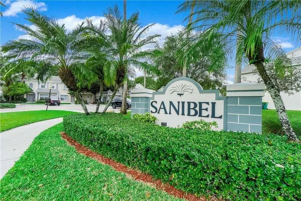 $2,300 | 11010 Conch Court, Tamarac, FL 33321