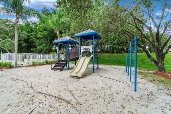 $2,300 | 11010 Conch Court, Tamarac, FL 33321