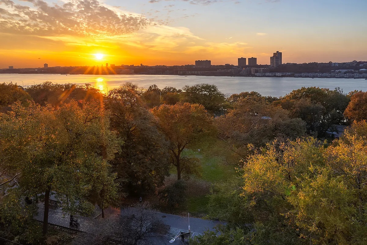 25 Riverside Drive Manhattan, NY 10023 - Photo 27 of 39