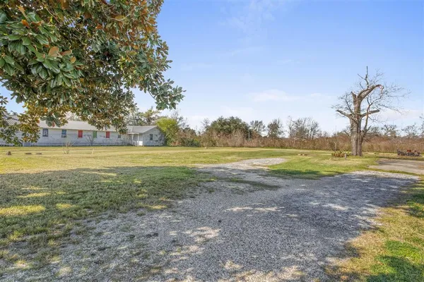 $329,999 | 5146 Elliott Road, Lake Charles, LA 70605