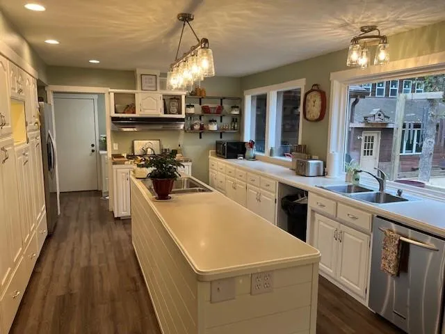 $450,000 | 14690 East Redcoat Road, Nevada, MO 64772