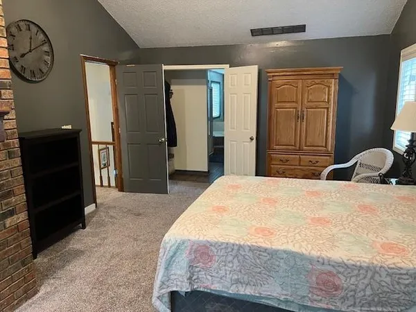 $450,000 | 14690 East Redcoat Road, Nevada, MO 64772