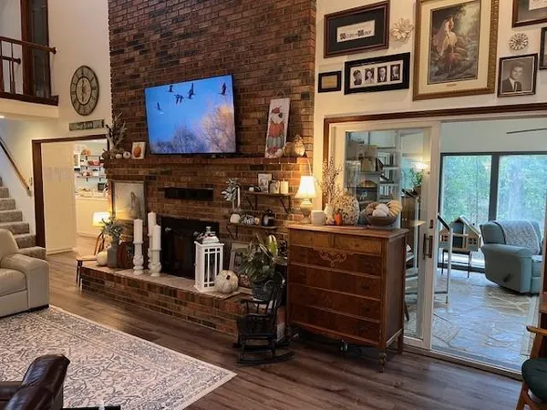 $450,000 | 14690 East Redcoat Road, Nevada, MO 64772