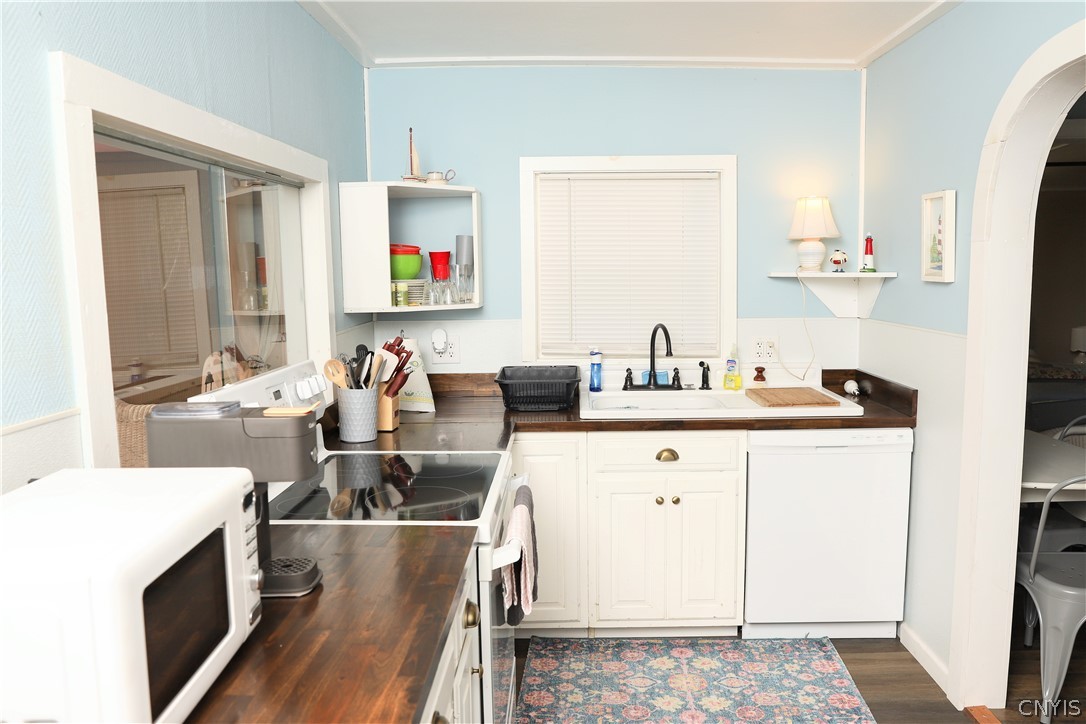 6727 North Lakeshore Road Verona Beach, NY 13162 - Photo 10 of 43