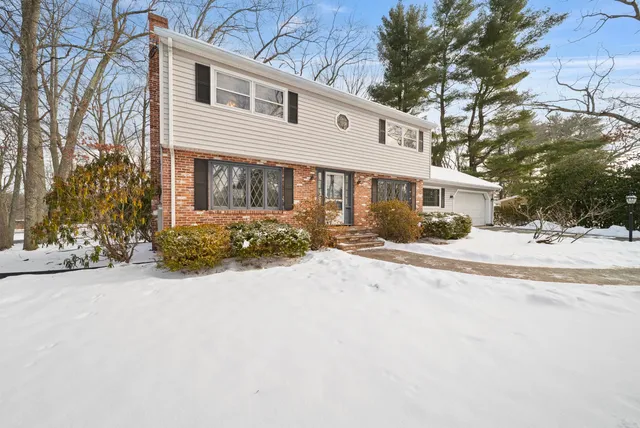 $625,000 | 18 Mason Drive, Salem, NH 03079