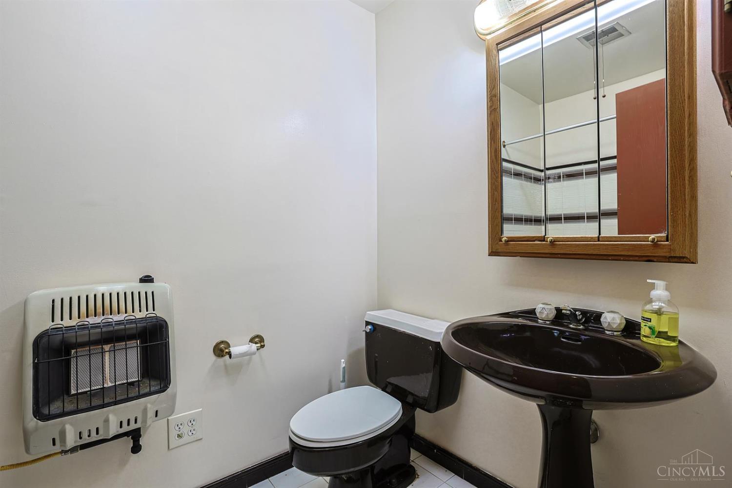 8877 Wuest Road Cincinnati, OH 45251 - Photo 41 of 64