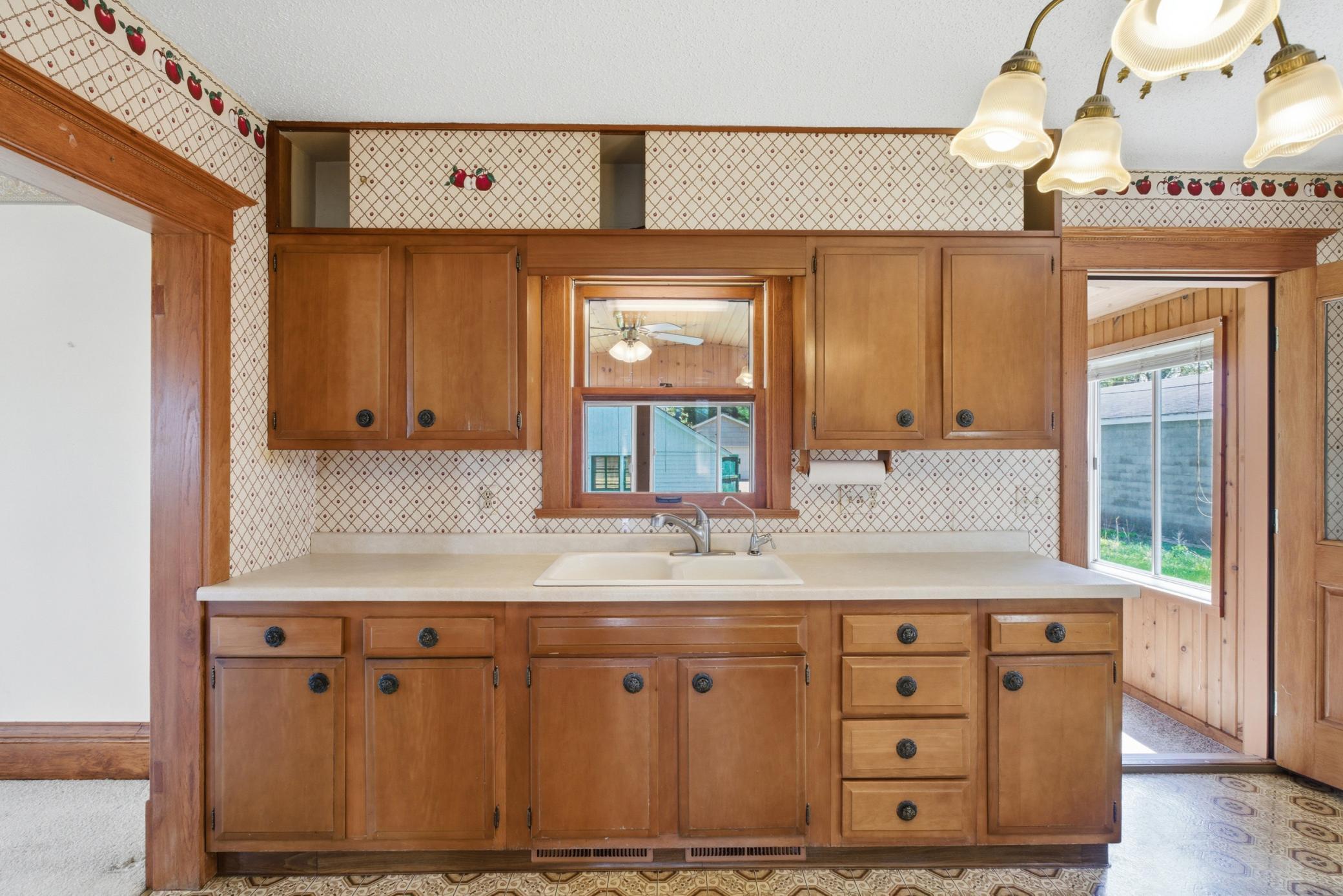 827 7th Avenue Southwest Faribault, MN 55021 - Photo 10 of 29