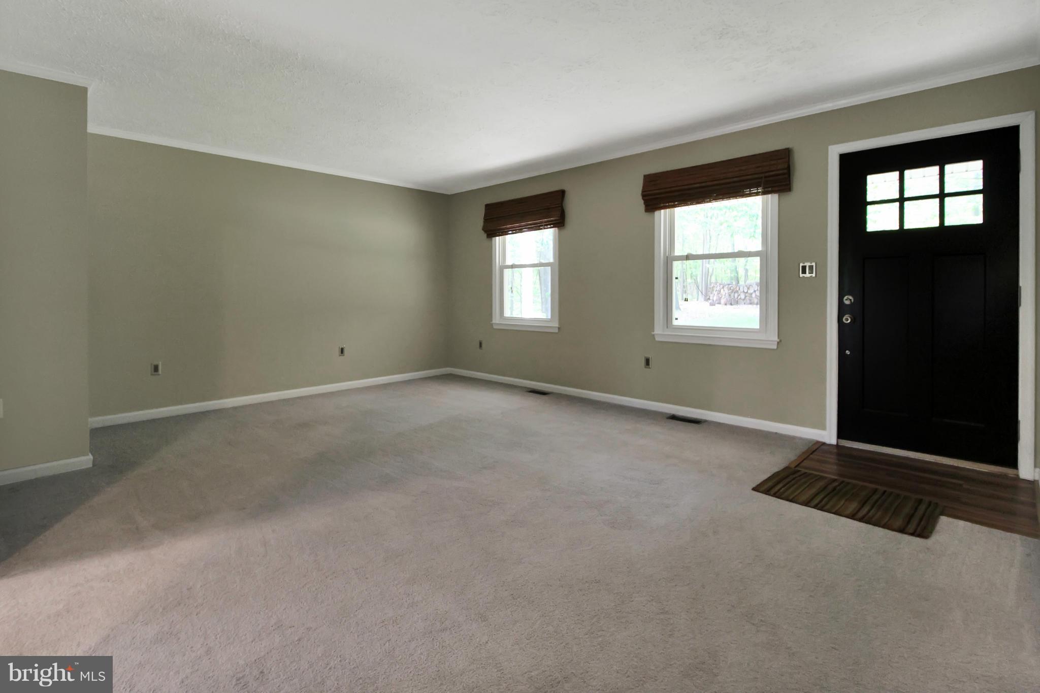 10577 Bears Den Road Marshall, VA 20115 - Photo 7 of 24 Family Room