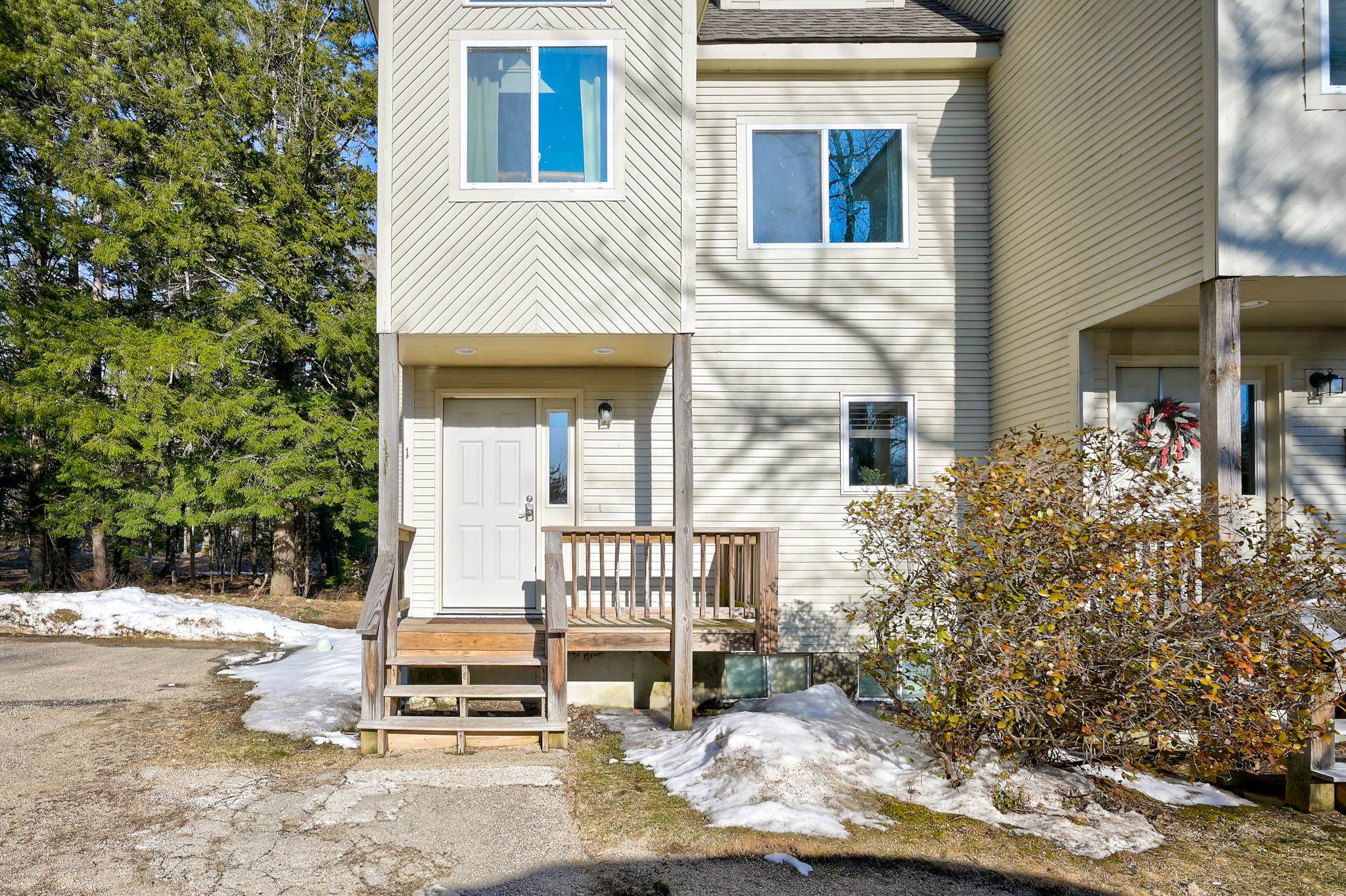 25 Hawke Road, Unit 1 Conway, NH 03860 - Photo 3 of 33