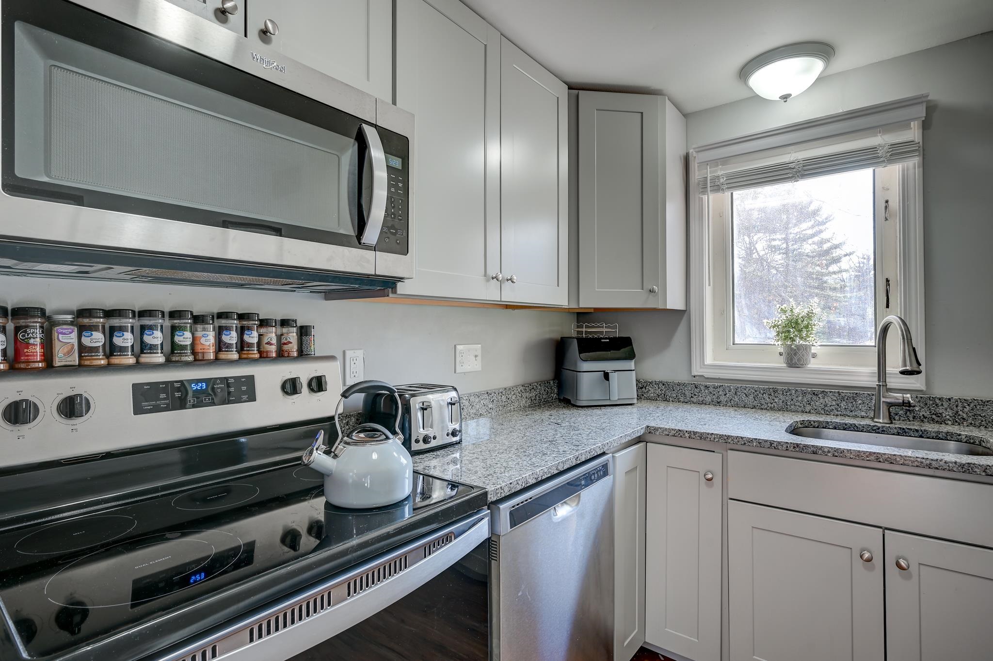 25 Hawke Road, Unit 1 Conway, NH 03860 - Photo 5 of 33