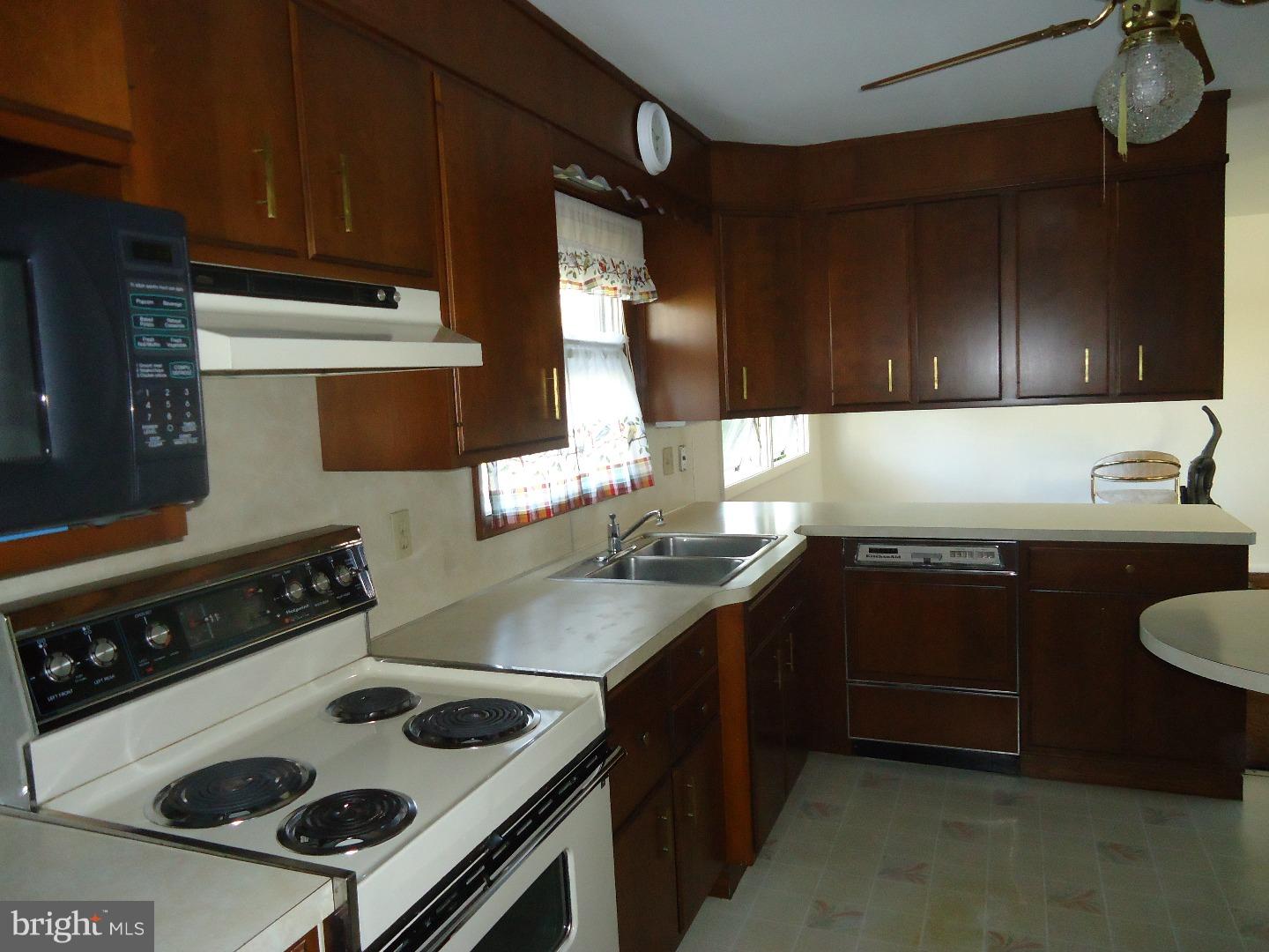 17 Vista Road Wyomissing, PA 19610 - Photo 15 of 22 Gallery Image 15
