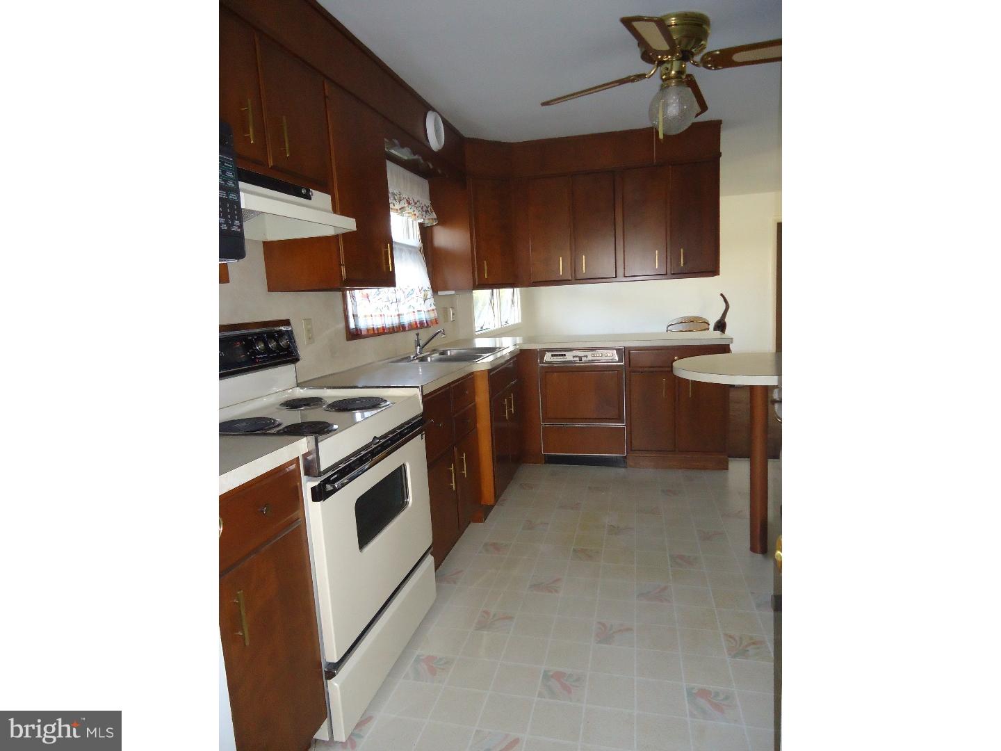 17 Vista Road Wyomissing, PA 19610 - Photo 16 of 22 Gallery Image 16