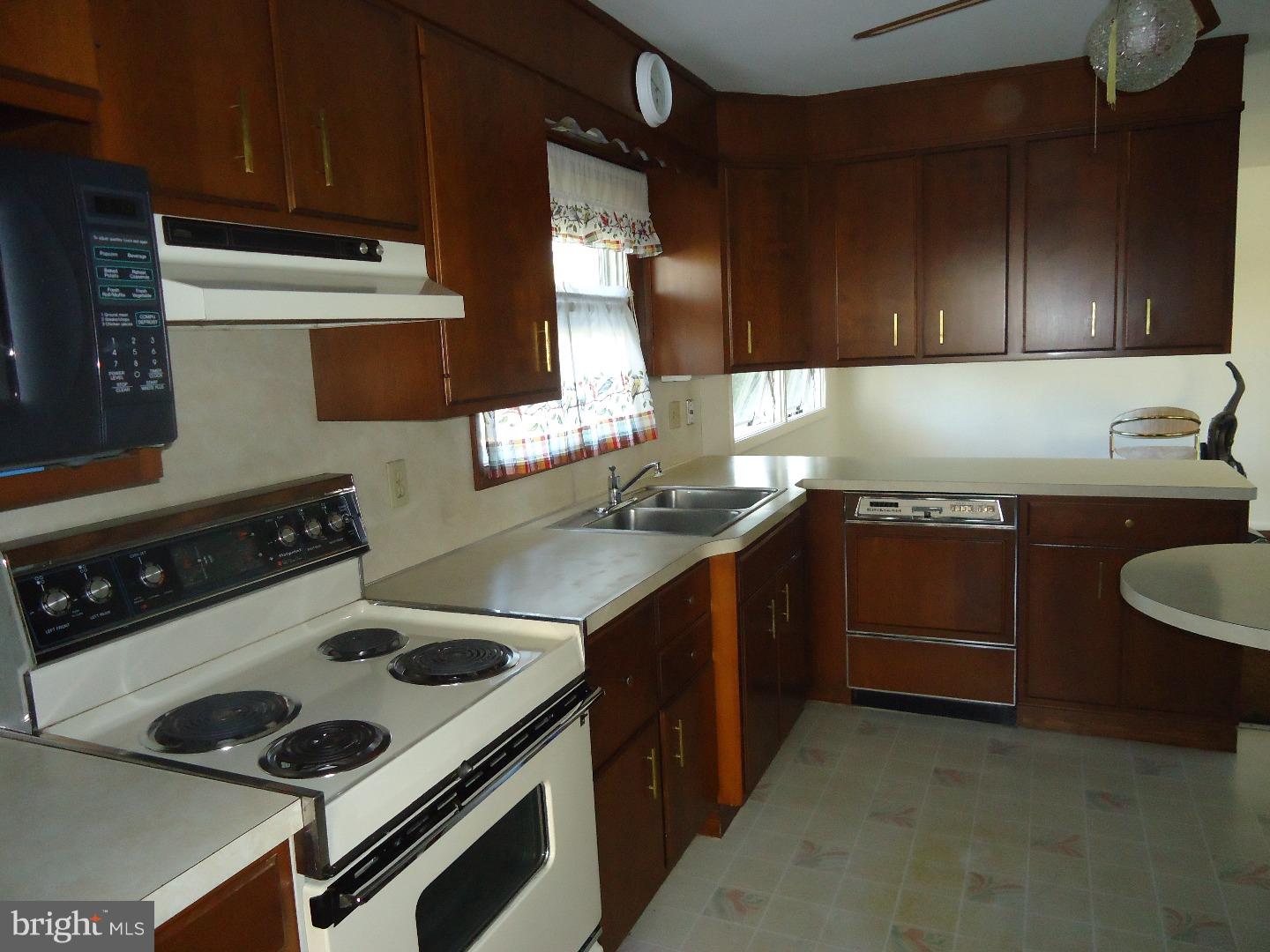 17 Vista Road Wyomissing, PA 19610 - Photo 9 of 22 Gallery Image 9