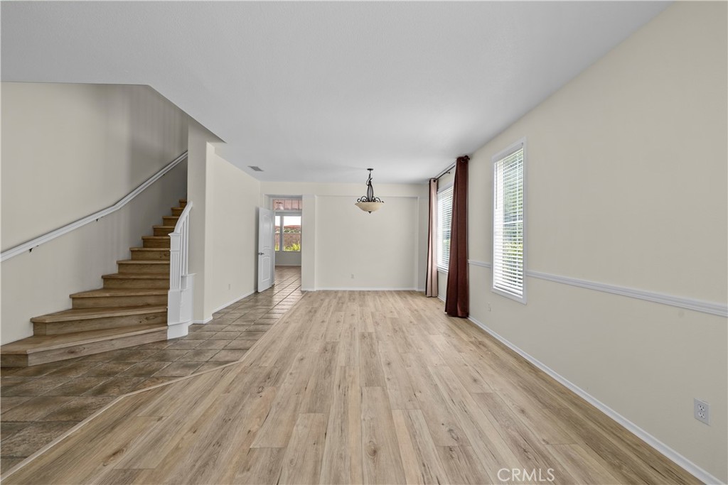 28454 Cascade Road Castaic, CA 91384 - Photo 3 of 56