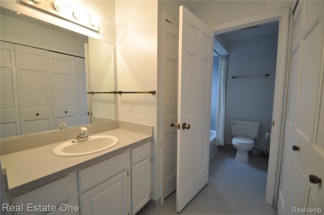 1929 Ridgefield Court Rochester, MI 48306 - Photo 17 of 30 17.JPG